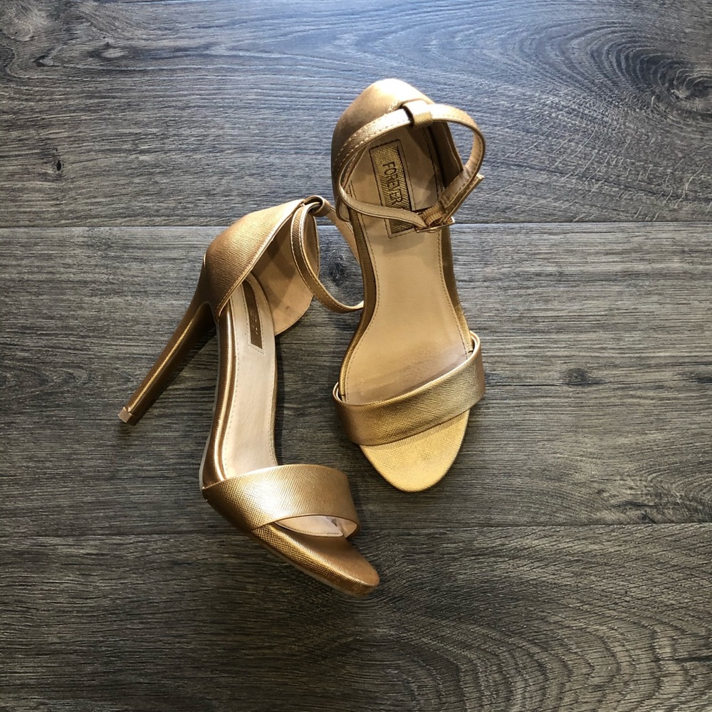 Gold heel